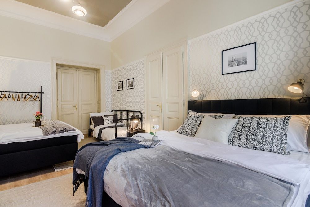 undefined Modern APT in Center by Michal&Friends 8