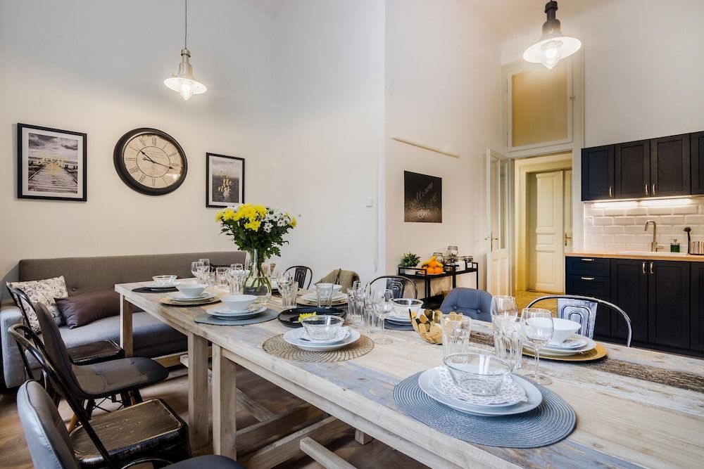 undefined Modern APT in Center by Michal&Friends 2