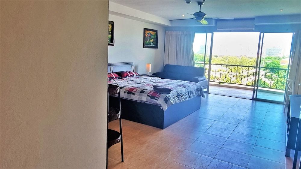 Large Studio Condo Jomtien Studio 2