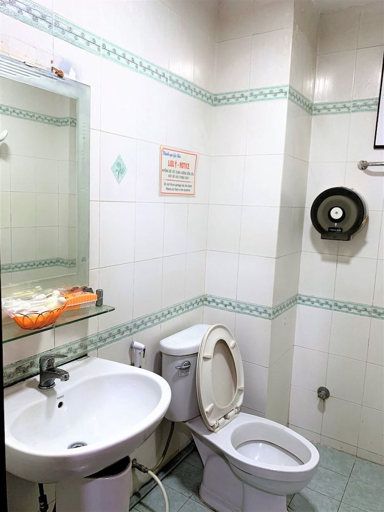 Gia Bao Hotel Superior Double Room 5