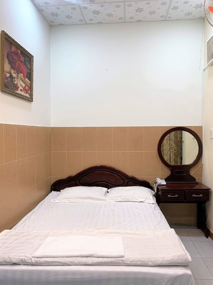 undefined Gia Bao Hotel 6