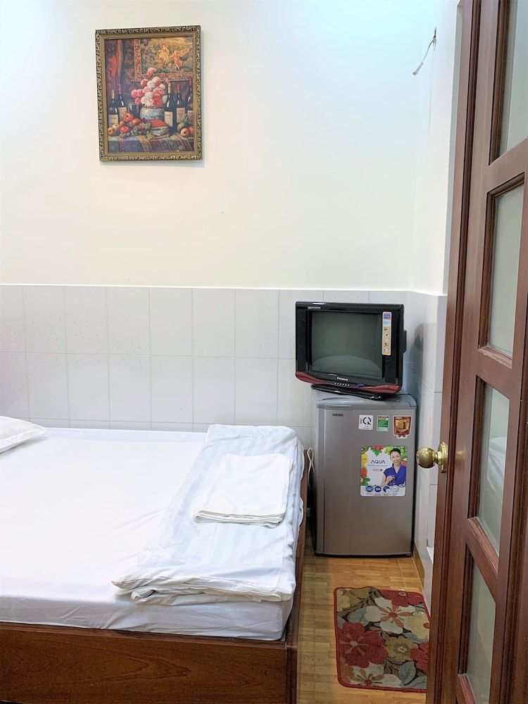 undefined Gia Bao Hotel 7