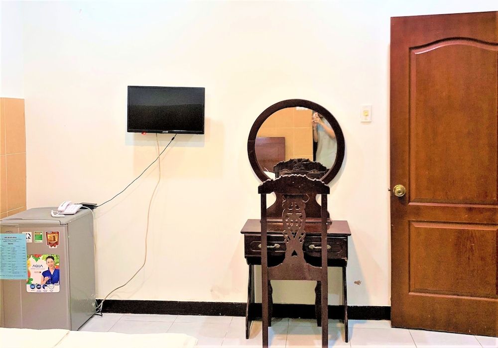 Gia Bao Hotel Deluxe Double Room 5