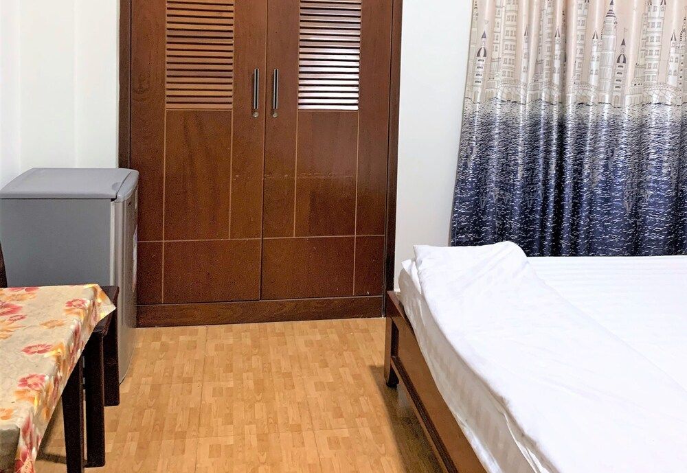 Gia Bao Hotel Deluxe Double Room 9