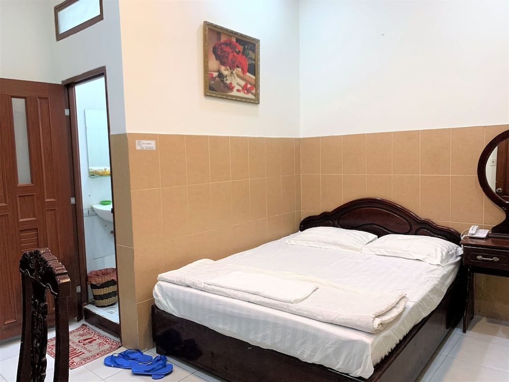 Gia Bao Hotel Deluxe Double Room 6