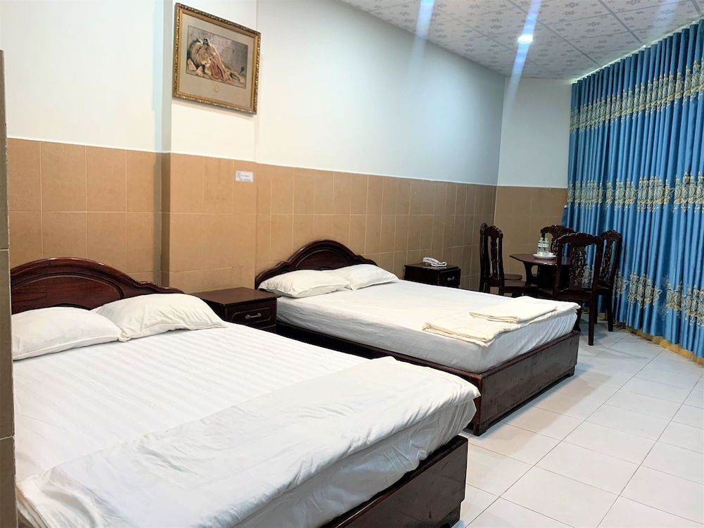 undefined Gia Bao Hotel 10