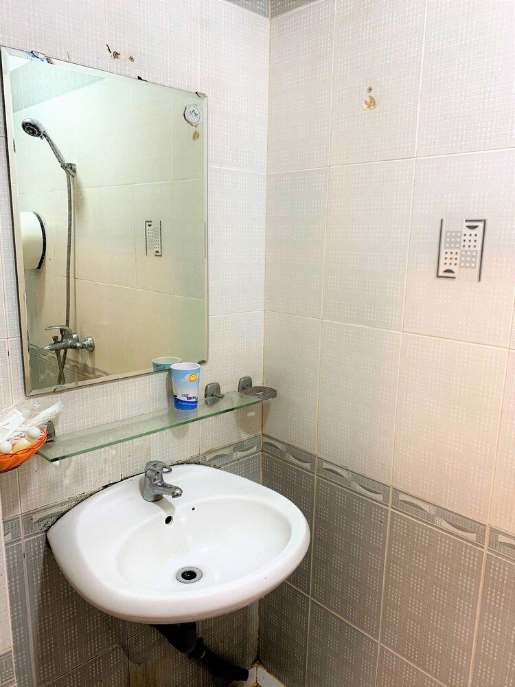 Gia Bao Hotel Superior Double Room 6