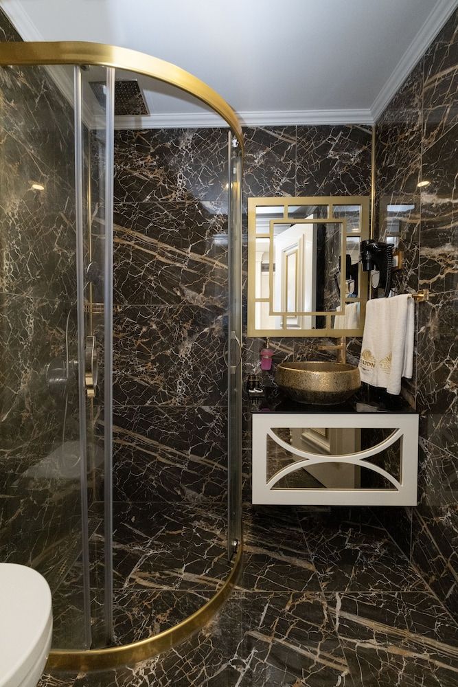 undefined Les Lion Luxury Spa 8