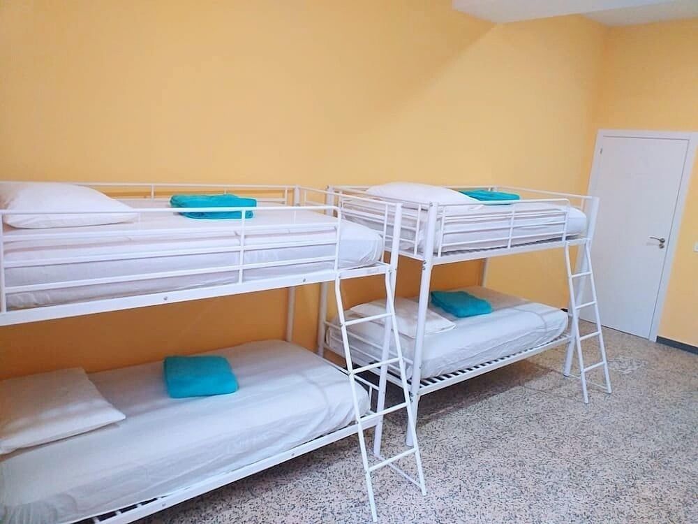 Hostel Napoles Club Shared Dormitory, Mixed Dorm