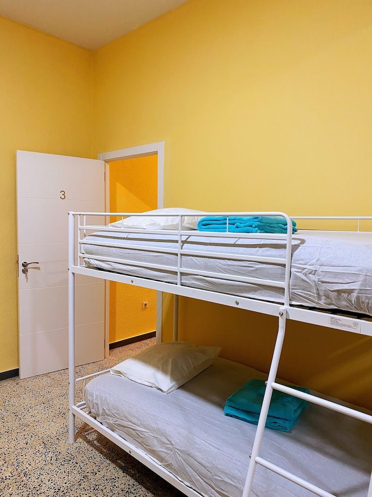 Hostel Napoles Club Shared Dormitory, Mixed Dorm 10