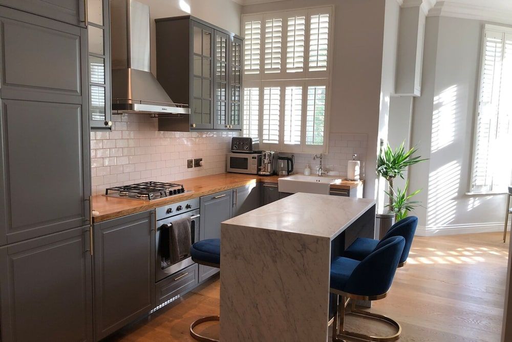 undefined Luxury Victorian 2 Bedroom Apartment Near Tube 6