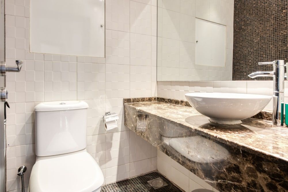 undefined R&H Murjan 1 7