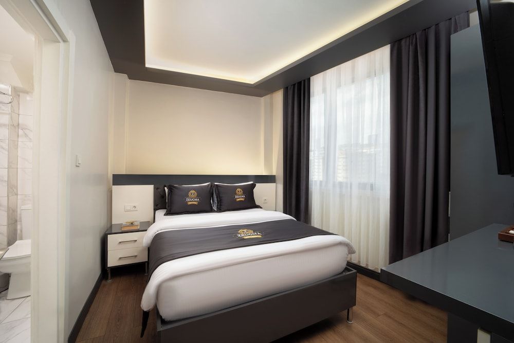 Economy Room, 1 Queen Bed