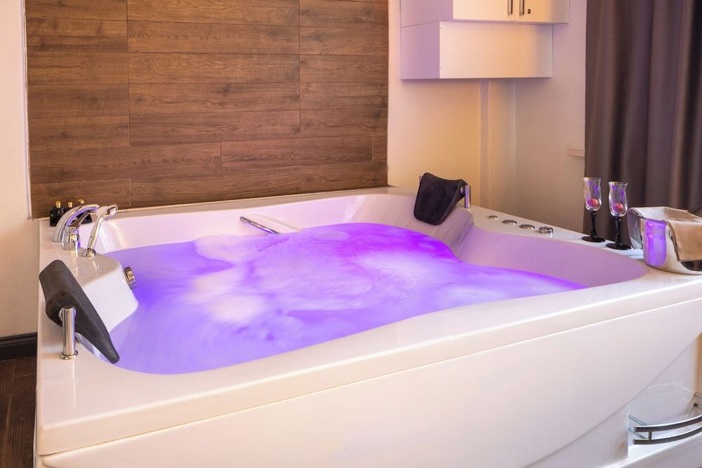 Executive Suite, 1 Queen Bed, Jetted Tub