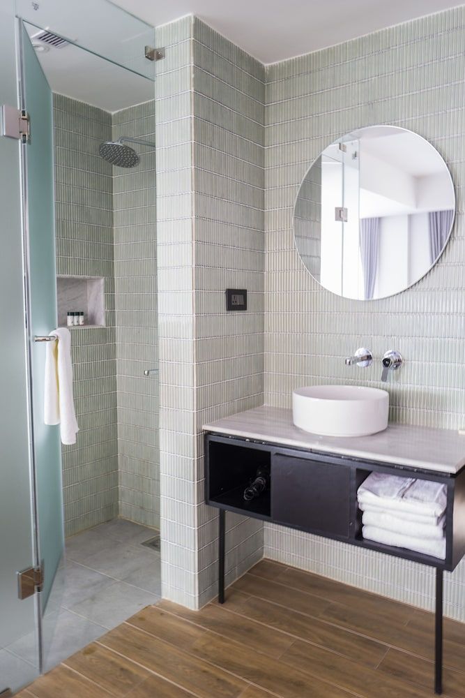 undefined Nomad Hotel 6
