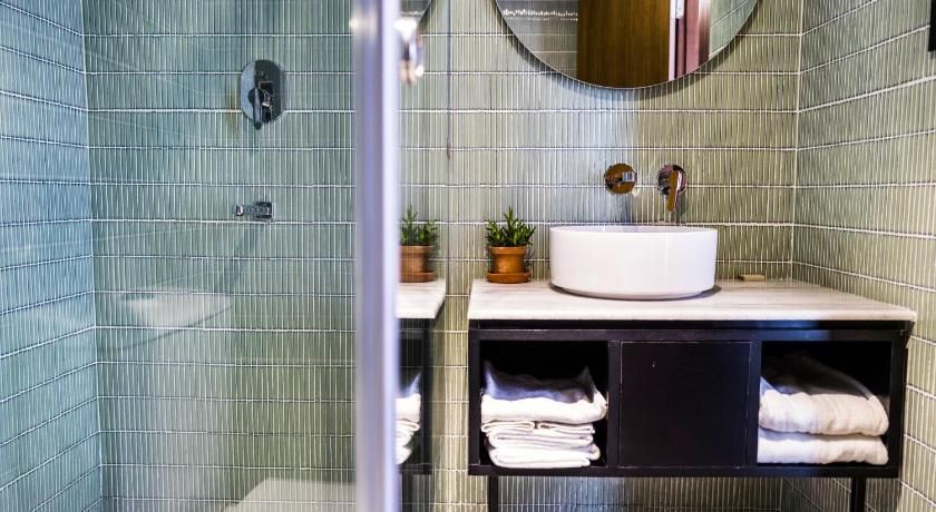 Nomad Hotel Deluxe Double or Twin Room 18