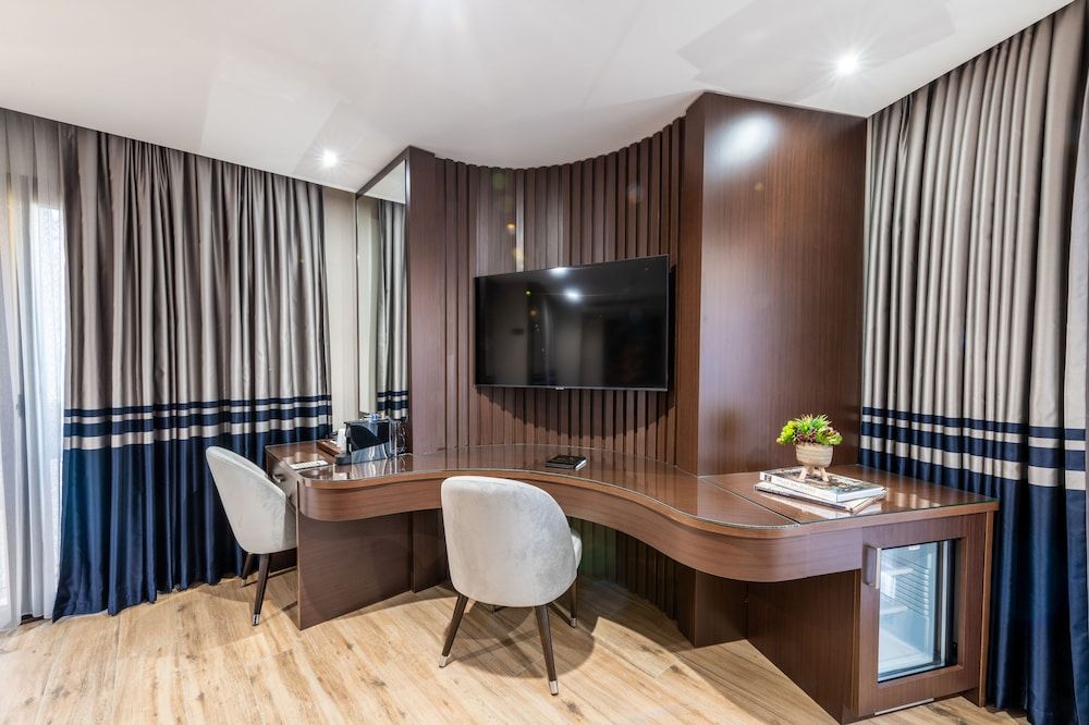 undefined Aprilis Deluxe Hotel 8