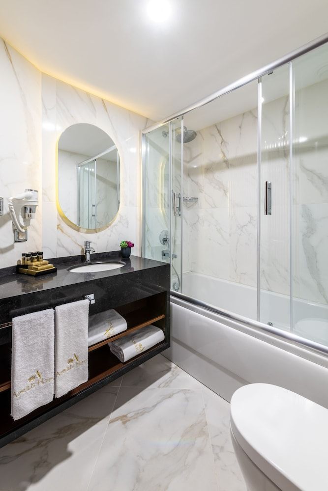 Aprilis Deluxe Hotel Double or Twin Room 10