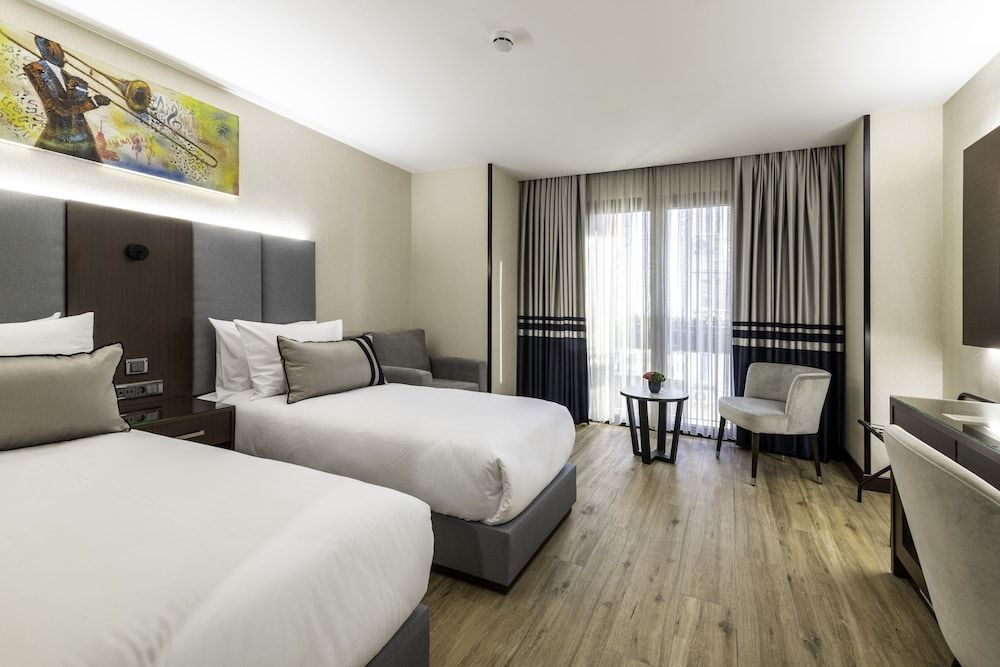 Aprilis Deluxe Hotel Double or Twin Room 4