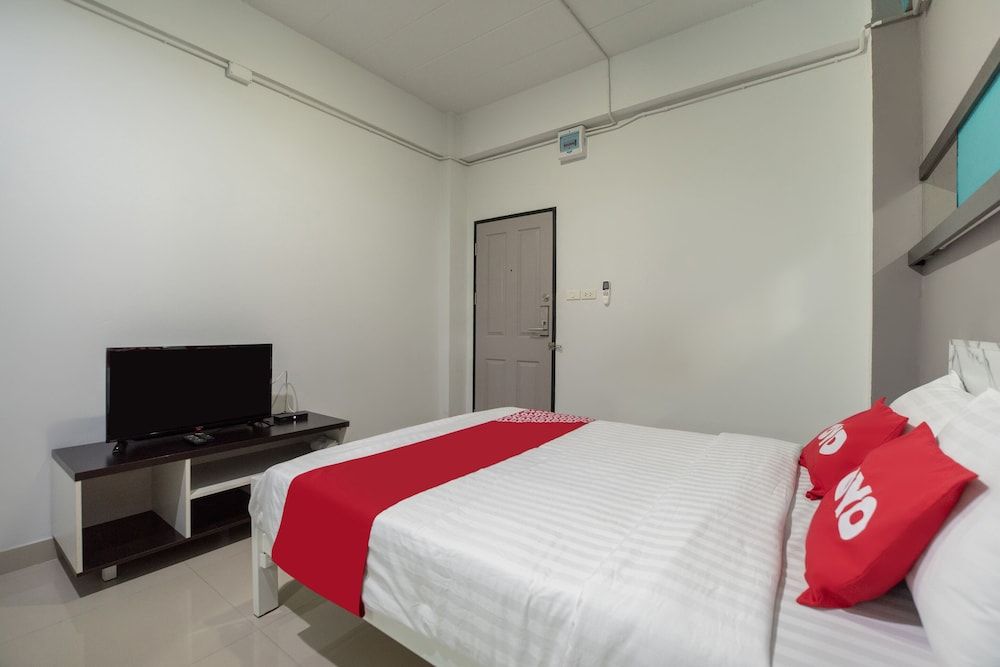 OYO 801 Inndy suite Standard Double Room 5