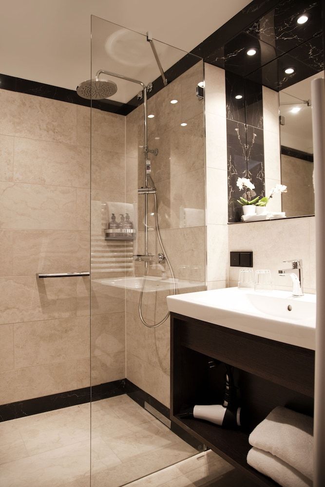 Gold Palais Hotel Comfort Double or Twin Room 4