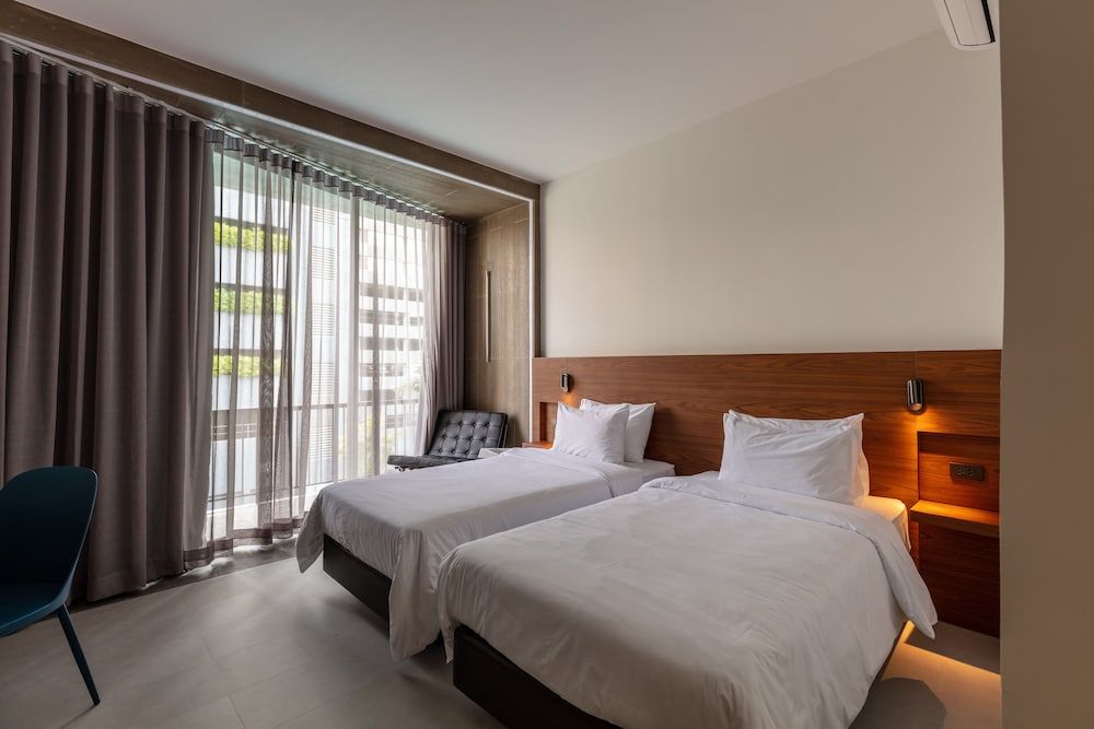 undefined Reno Hotel Bangkok 3