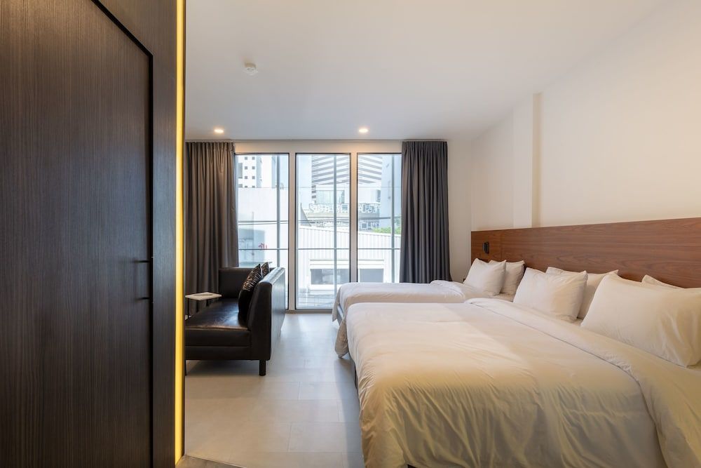 undefined Reno Hotel Bangkok 6