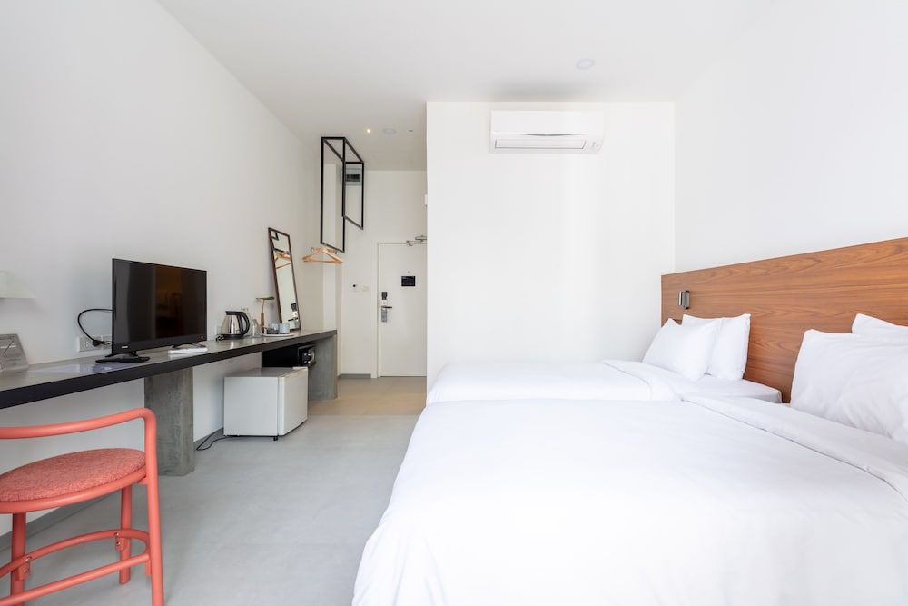 undefined Reno Hotel Bangkok 2