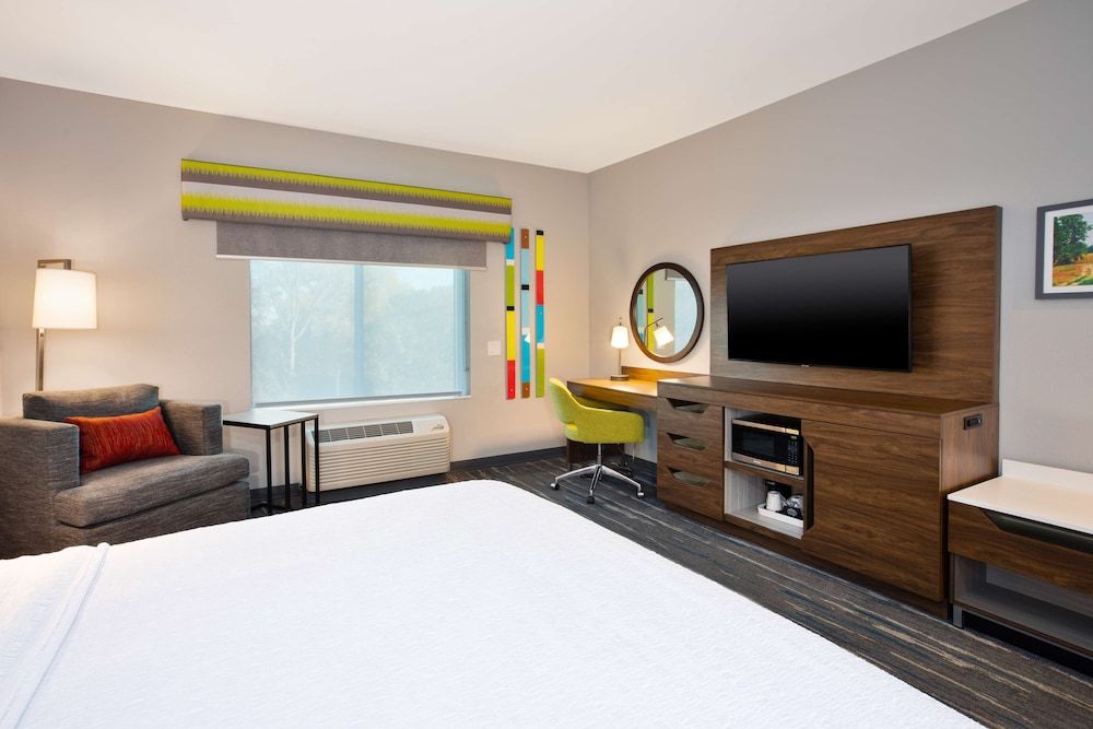 Room, 1 King Bed, Accessible (Hearing)