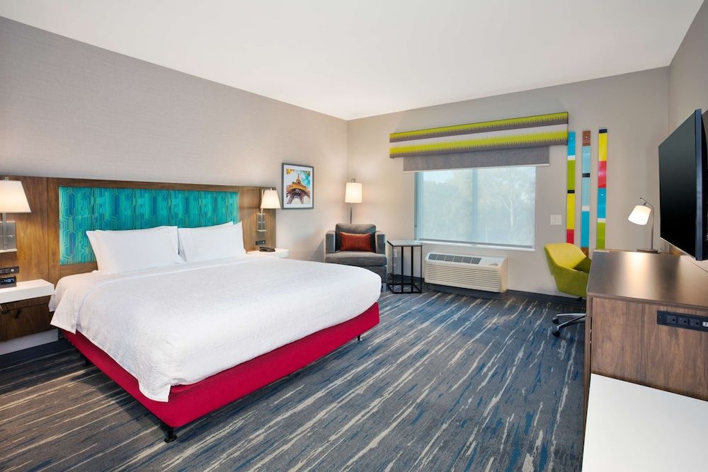 Room, 1 King Bed, Accessible (Hearing)