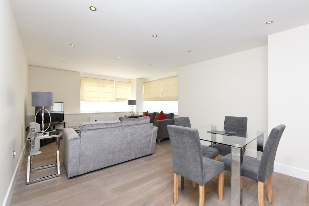 The Glasshouse Apartments Superior two bedroom apartment 9