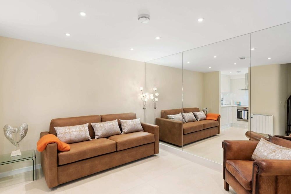 undefined Bright 1 Bedroom House near Edgware Road 2