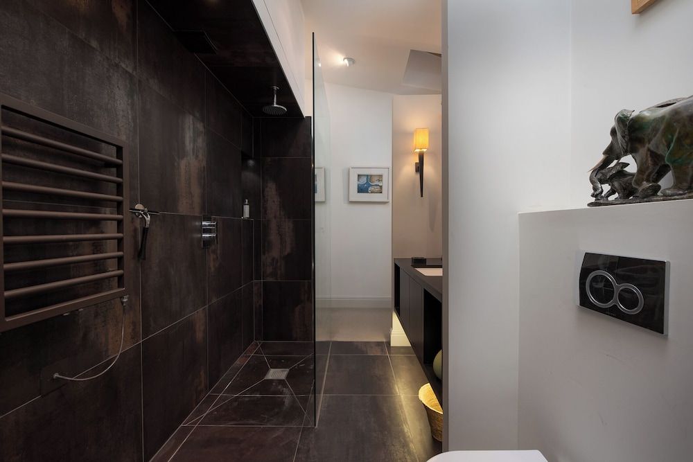 Classic Hammersmith Home by Ravenscourt Park by Underthedoormat House (2 Bedrooms) 9