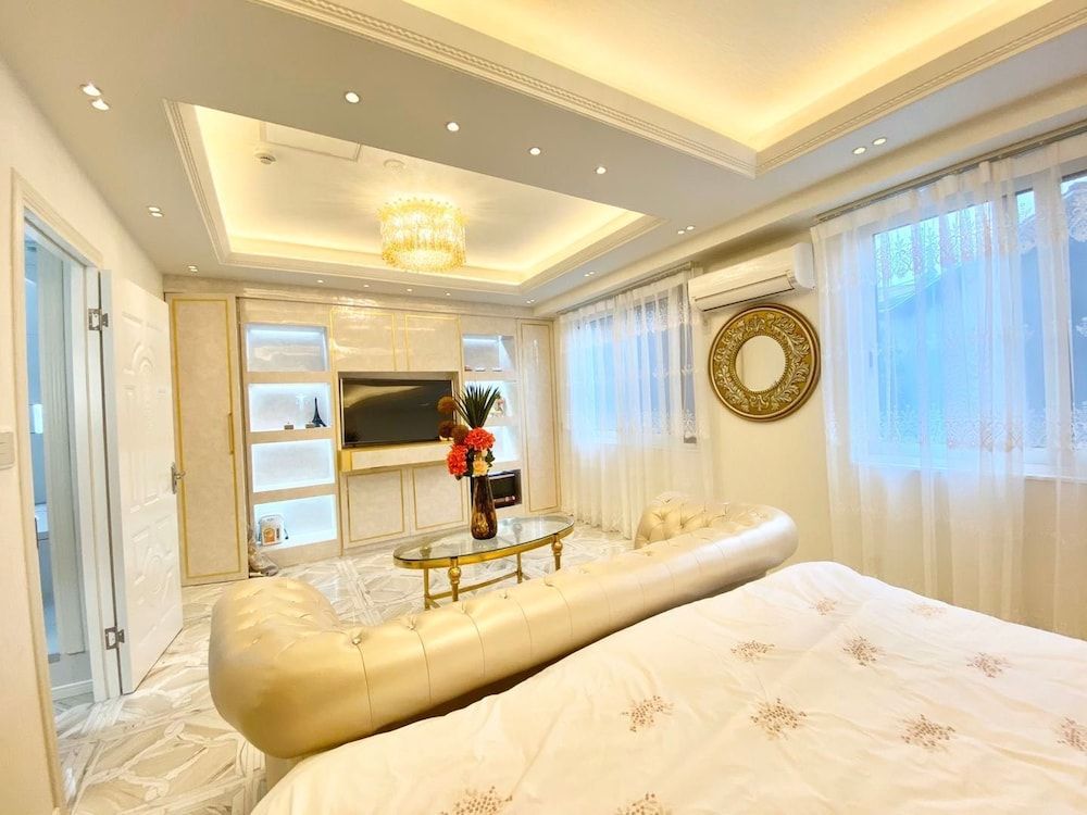 undefined Reimi Mondo 7