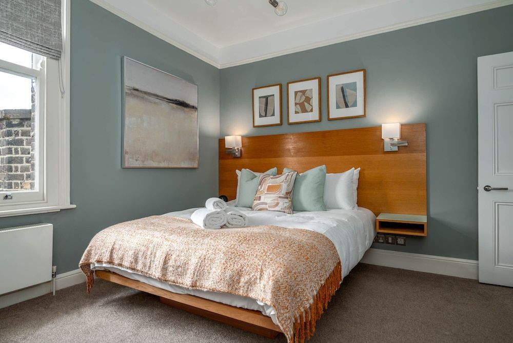 5 Doughty Street Double Studio 2