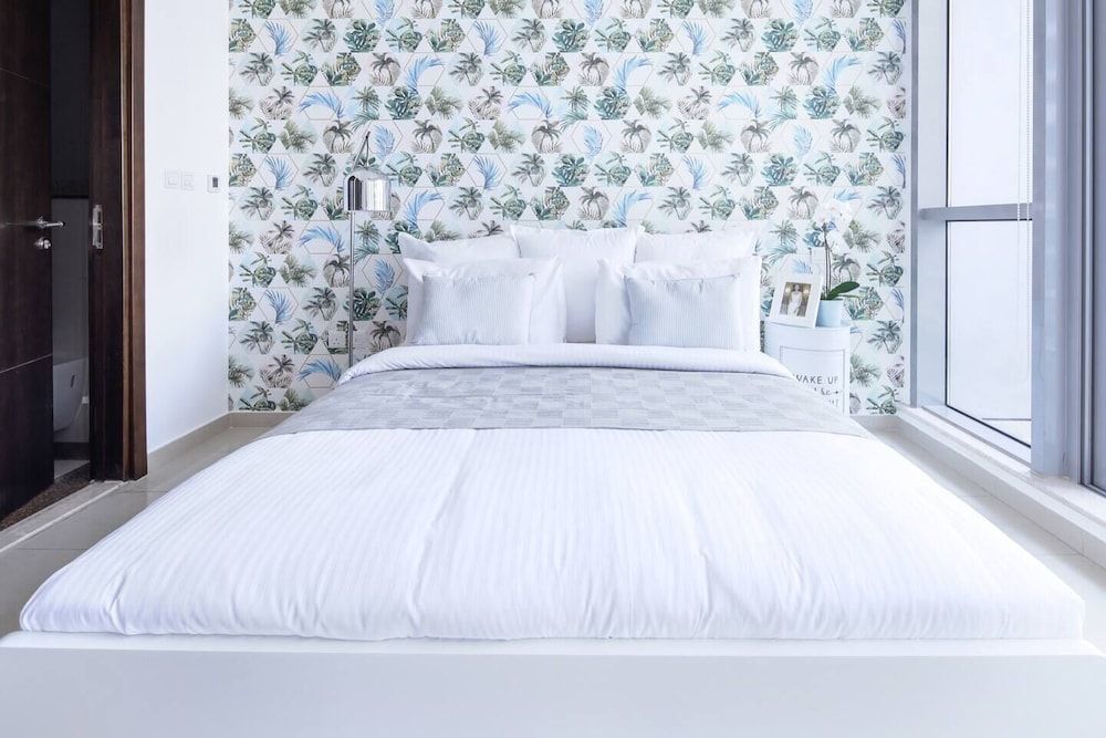 undefined Marina Views! Beautiful 1BR in Dubai Marina 3