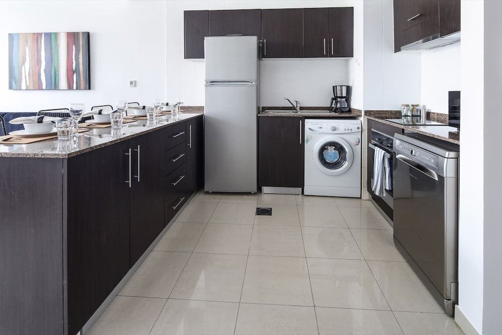 undefined Marina Views! Beautiful 1BR in Dubai Marina 6