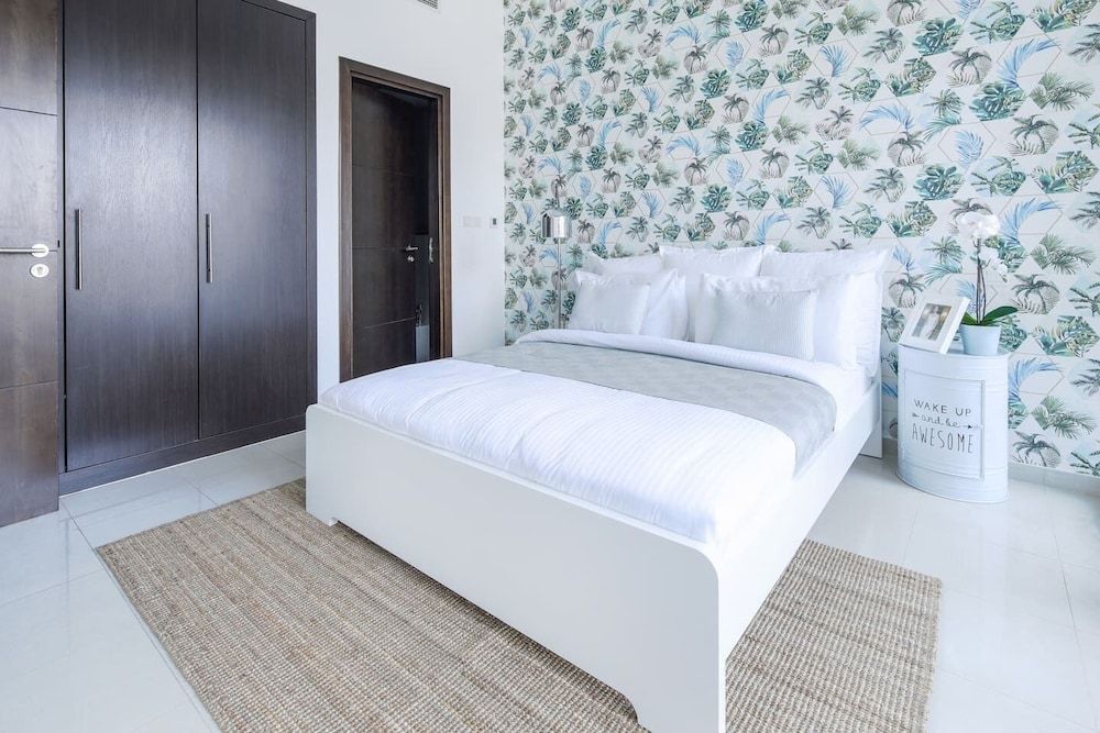 undefined Marina Views! Beautiful 1BR in Dubai Marina 4