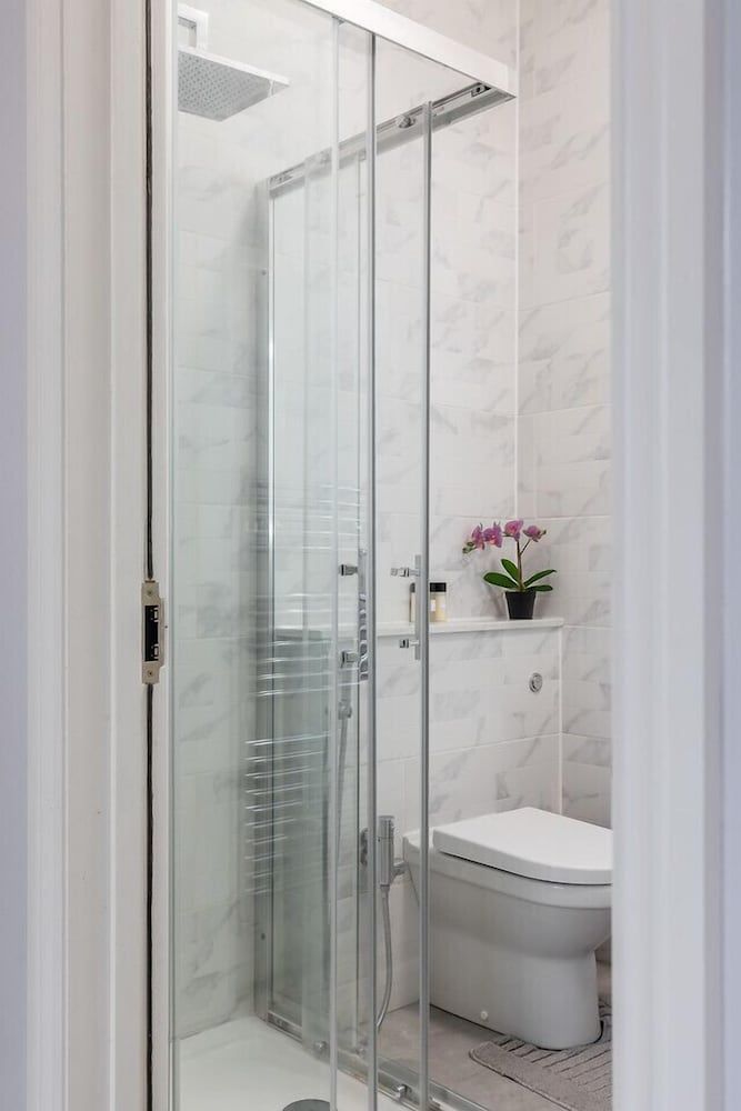 undefined Carlton Vale Apartments 8