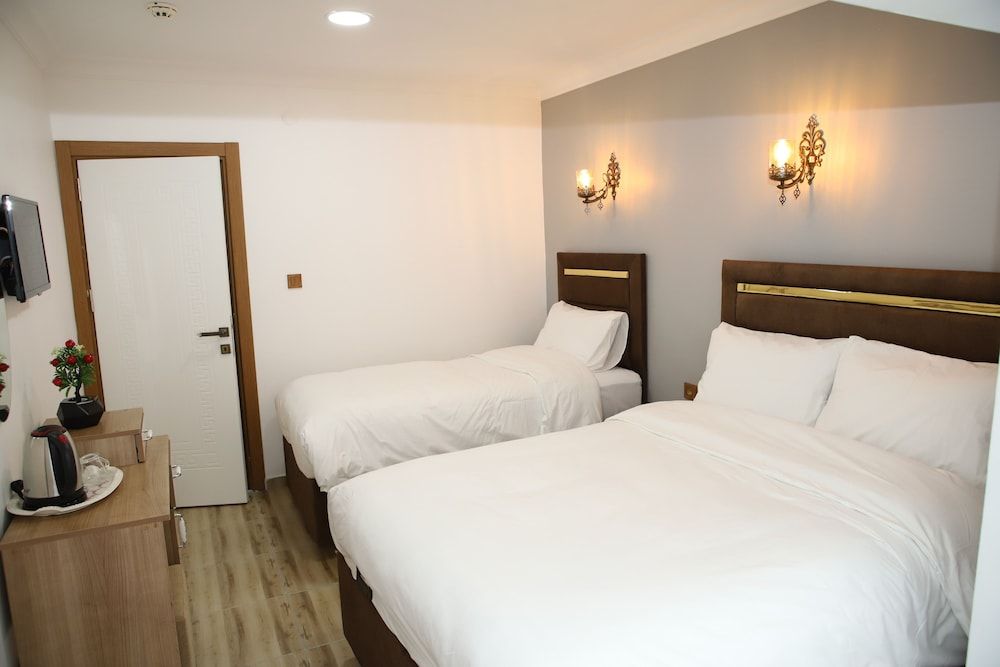 Laos Otel Economy Triple Room 3