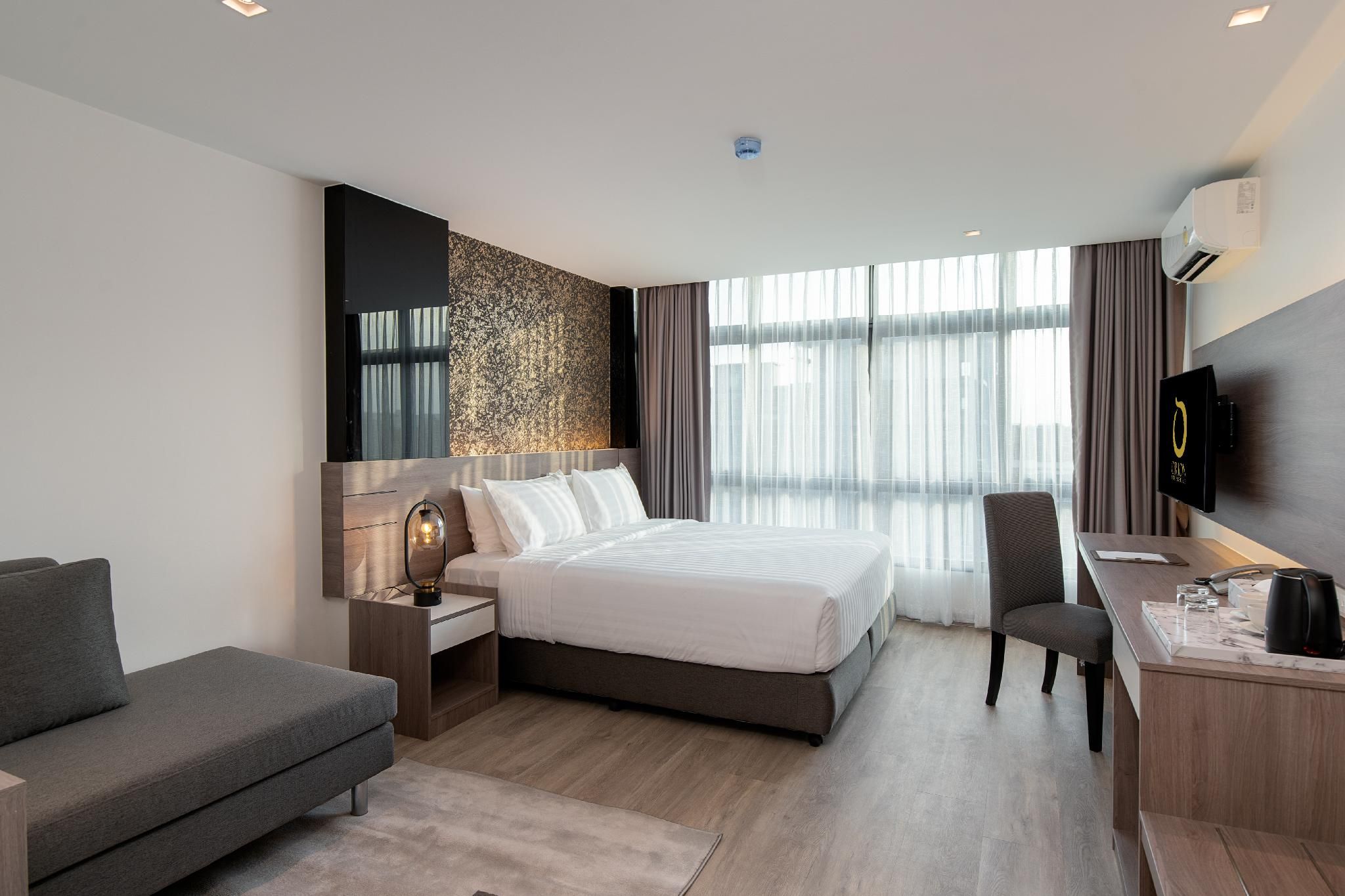 Deluxe Double Room with Bathtub