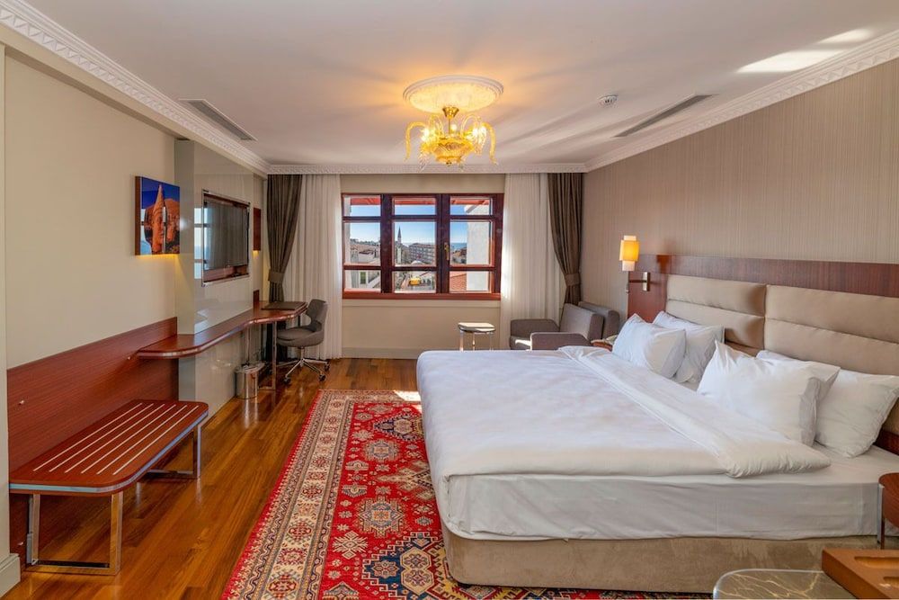 undefined Blue Gilroy Hotel 4