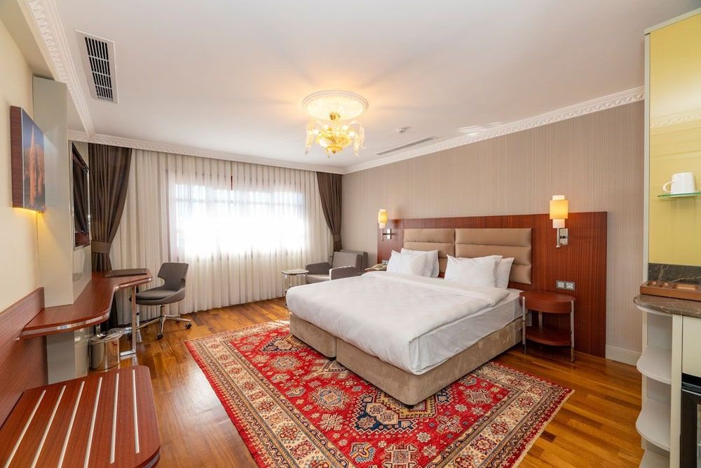 undefined Blue Gilroy Hotel 8