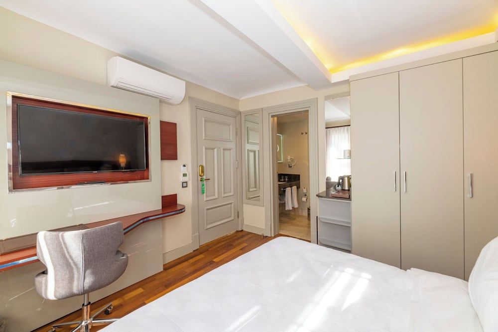 Blue Gilroy Hotel Economy Room 8