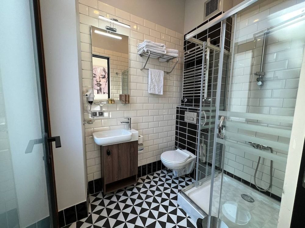 Rafinn Hotel Exclusive Double Room 6