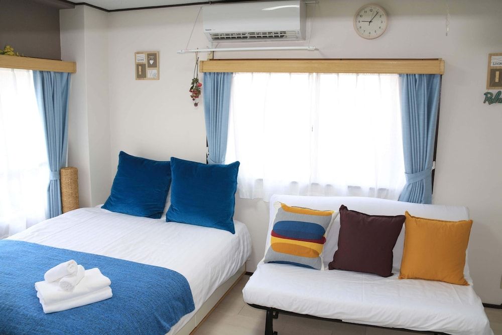 undefined Rolans House 401