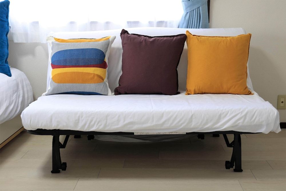 undefined Rolans House 401 9