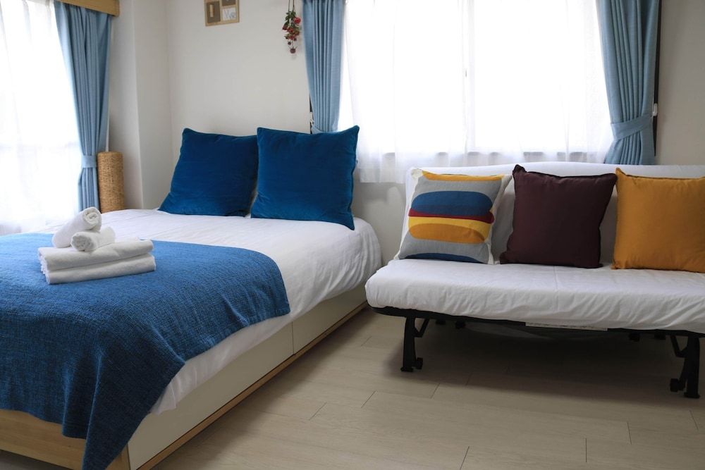 undefined Rolans House 401 7