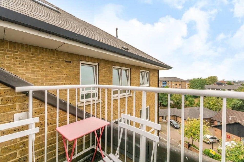 undefined Adorable Studio in Maida Hill 5