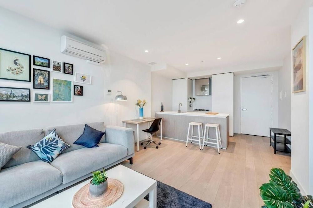 undefined Melboune City EQ tower 1 Bedroom Apartment with skyline view by KozyGuru 2